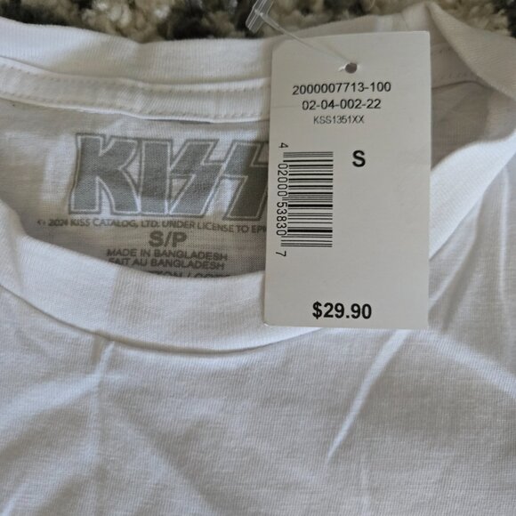 Brand new - Men's size Small KISS Shirt - Picture 3 of 3